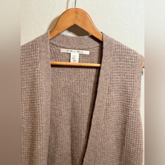 Max Studio Cardigan Sweater Med Merino Wool Blend Tan Open Front Sleeveless Vest - Picture 3 of 6